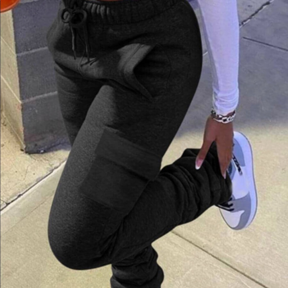 Side pocket drawstring sweats